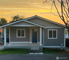 1507 13th Avenue #B, Milton, WA 98354