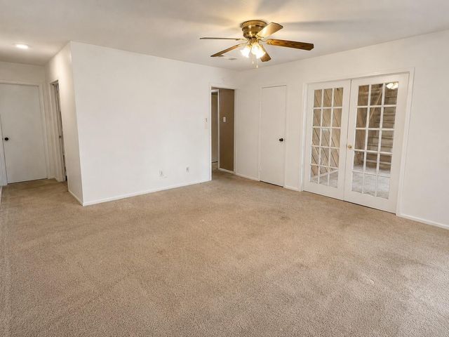 15 Gambrel Oak Place, Spring, TX 77380
