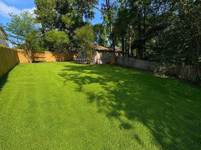 15 Gambrel Oak Place, Spring, TX 77380