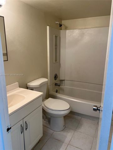 2701 Riverside Drive 308B, Coral Springs, FL 33065