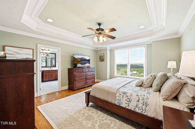 286 Sunset Ridge Court, Johnson City, TN 37615
