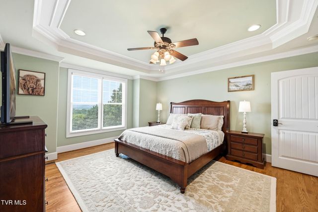 286 Sunset Ridge Court, Johnson City, TN 37615