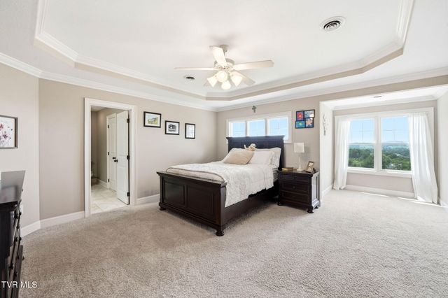 286 Sunset Ridge Court, Johnson City, TN 37615