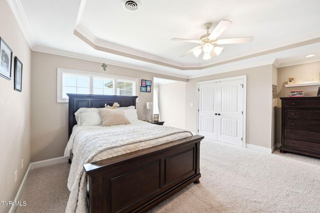 286 Sunset Ridge Court, Johnson City, TN 37615