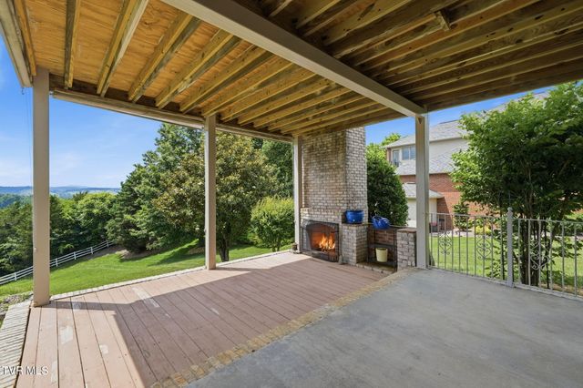 286 Sunset Ridge Court, Johnson City, TN 37615