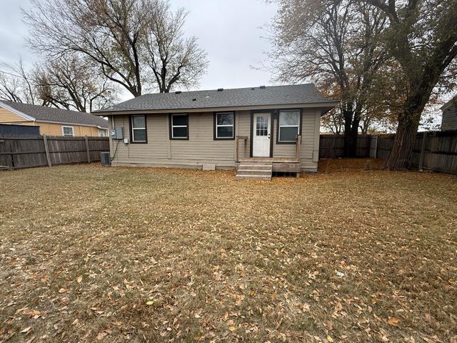 701 E 3RD Street, Dumas, TX 79029