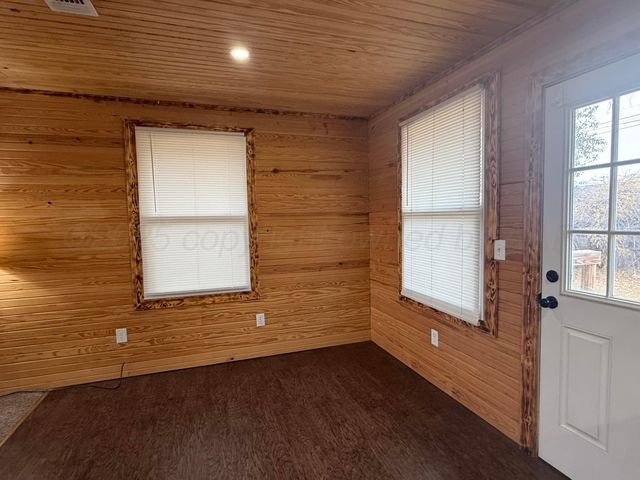 701 E 3RD Street, Dumas, TX 79029