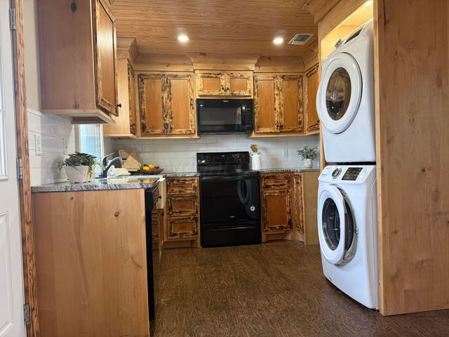 701 E 3RD Street, Dumas, TX 79029