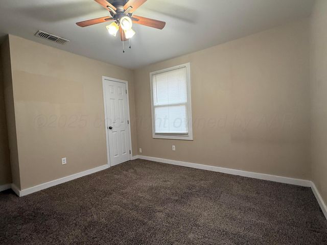 701 E 3RD Street, Dumas, TX 79029