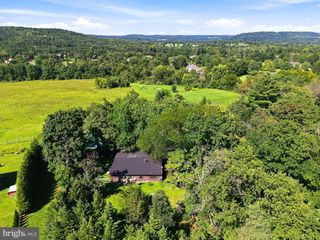 195 WOODHILL RD, Newtown, PA 18940