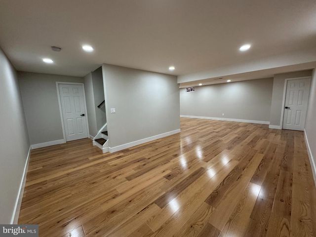12814 TOURNAMENT DR, Reston, VA 20191