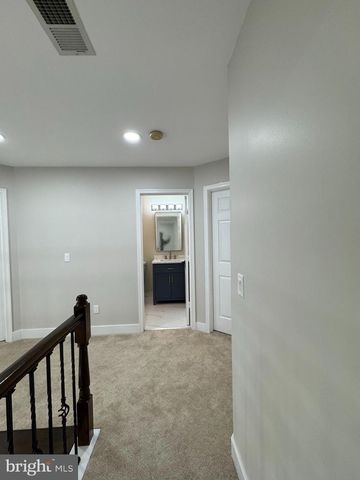 12814 TOURNAMENT DR, Reston, VA 20191