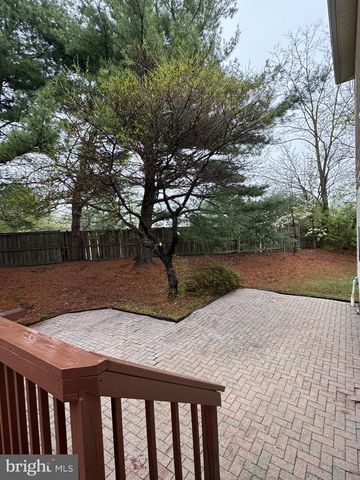 12814 TOURNAMENT DR, Reston, VA 20191