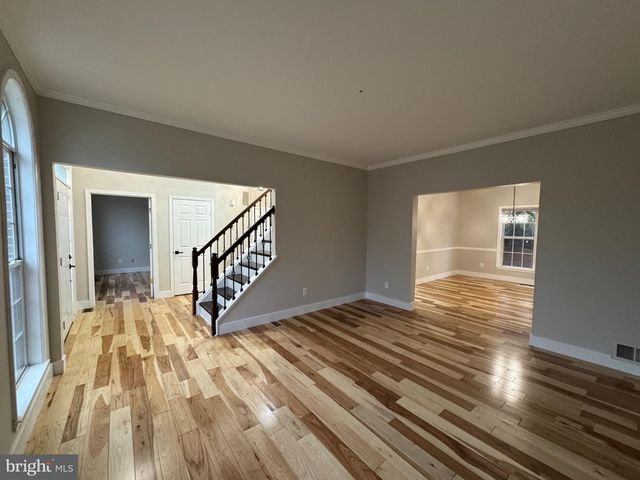 12814 TOURNAMENT DR, Reston, VA 20191