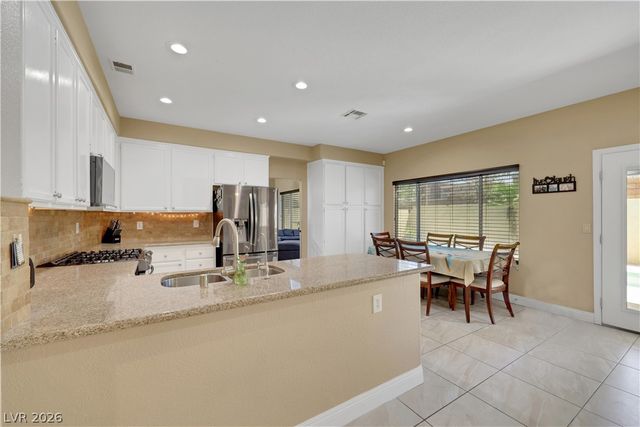 9229 Valador Avenue, Las Vegas, NV 89129