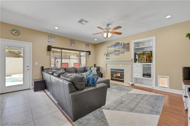 9229 Valador Avenue, Las Vegas, NV 89129