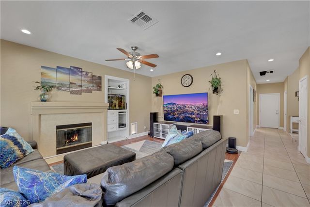 9229 Valador Avenue, Las Vegas, NV 89129