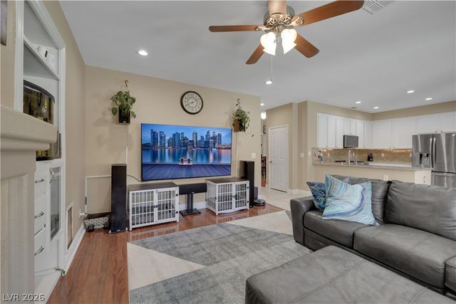 9229 Valador Avenue, Las Vegas, NV 89129