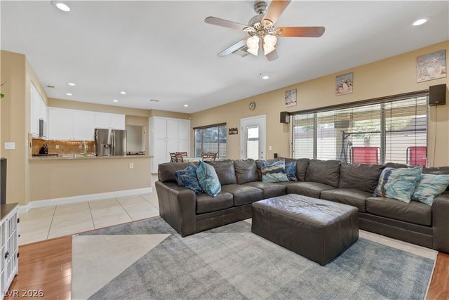 9229 Valador Avenue, Las Vegas, NV 89129
