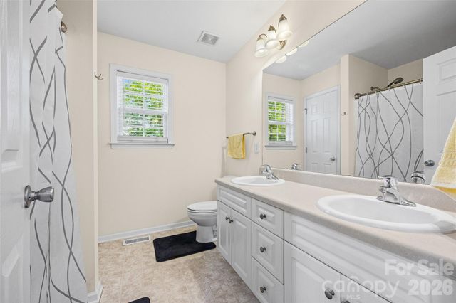 509 Kittiewake Lane, Clover, SC 29710