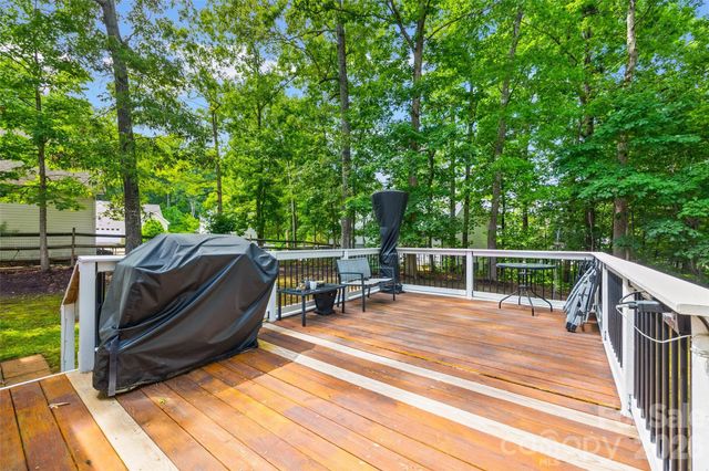 509 Kittiewake Lane, Clover, SC 29710