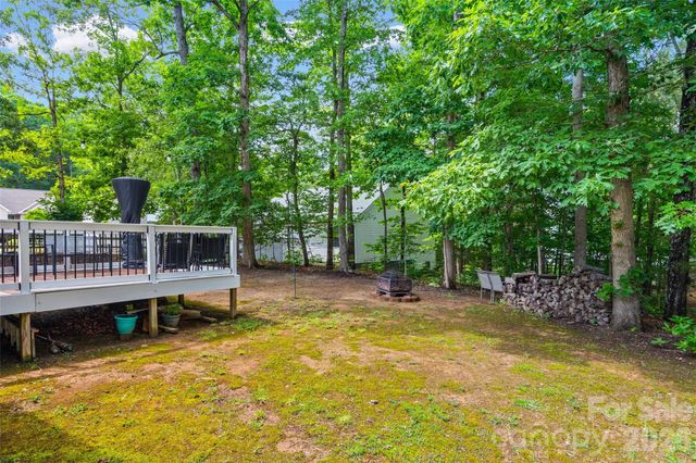 509 Kittiewake Lane, Clover, SC 29710