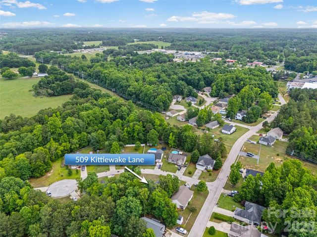 509 Kittiewake Lane, Clover, SC 29710