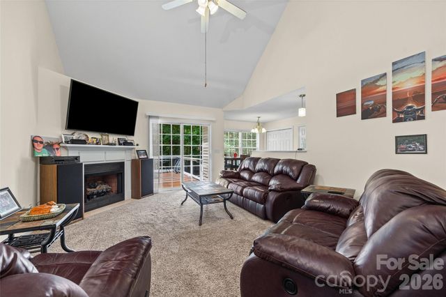 509 Kittiewake Lane, Clover, SC 29710