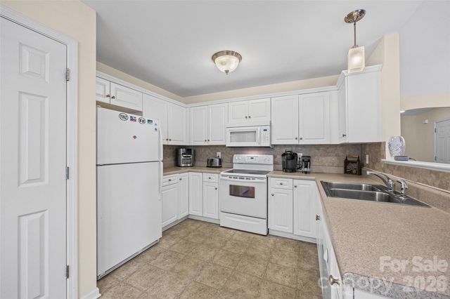 509 Kittiewake Lane, Clover, SC 29710