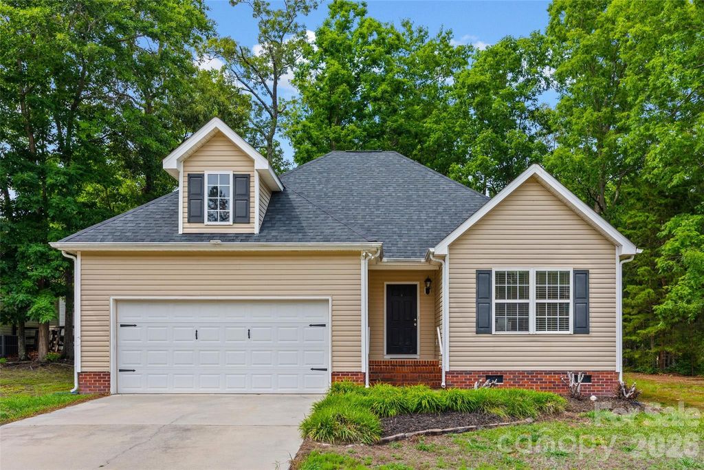 509 Kittiewake Lane, Clover, SC 29710