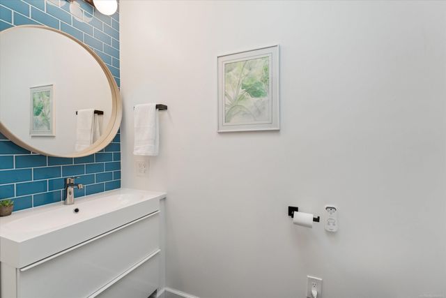 32205 Eastlady Drive, Beverly Hills, MI 48025