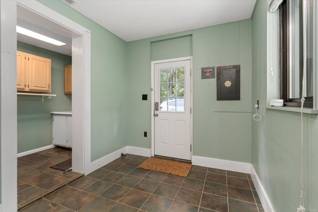 32205 Eastlady Drive, Beverly Hills, MI 48025