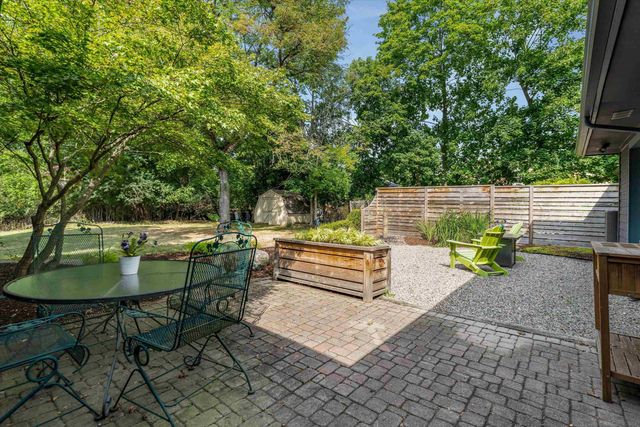 32205 Eastlady Drive, Beverly Hills, MI 48025