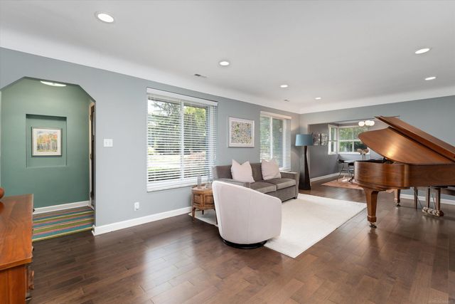 32205 Eastlady Drive, Beverly Hills, MI 48025