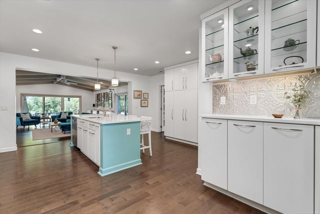 32205 Eastlady Drive, Beverly Hills, MI 48025