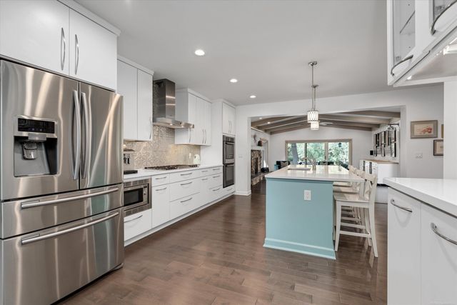 32205 Eastlady Drive, Beverly Hills, MI 48025