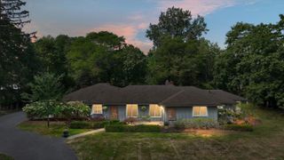 32205 Eastlady Drive, Beverly Hills, MI 48025