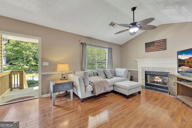 13 Oak Grove Lane NW, Adairsville, GA 30103