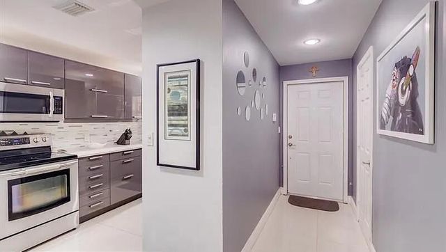 1101 NE 6th Street C, Fort Lauderdale, FL 33304