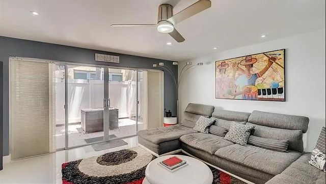 1101 NE 6th Street C, Fort Lauderdale, FL 33304