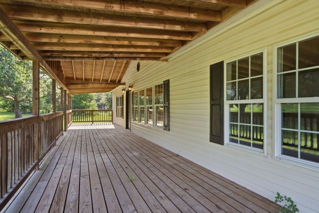 1205 County Line Road, Troup, TX 75789