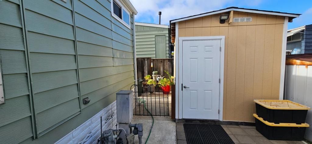 Image 28 of property listing at Address unavailable.