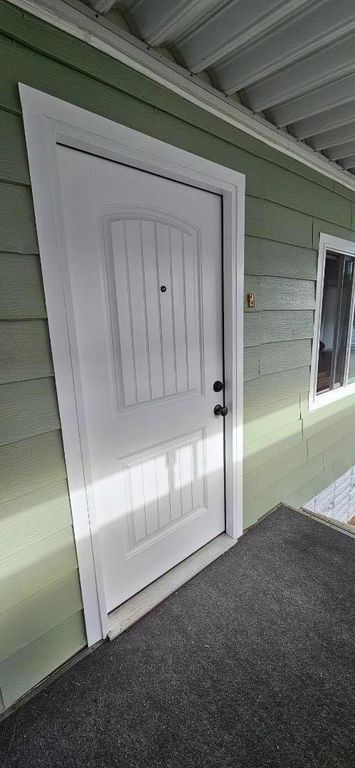 Image 34 of property listing at Address unavailable.