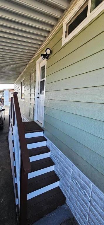 Image 35 of property listing at Address unavailable.