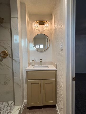 409 NE 6th St, Andrews, TX 79714