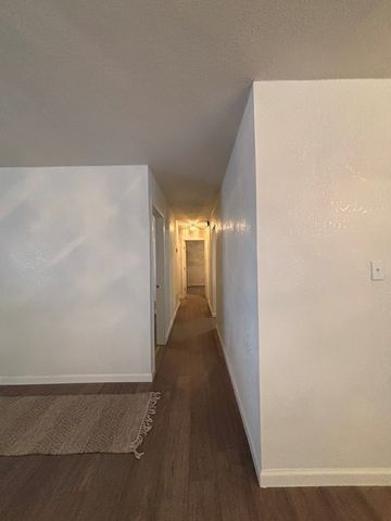 409 NE 6th St, Andrews, TX 79714