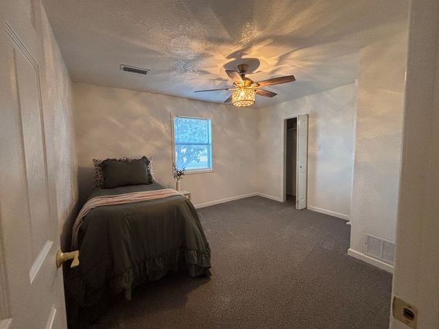 409 NE 6th St, Andrews, TX 79714