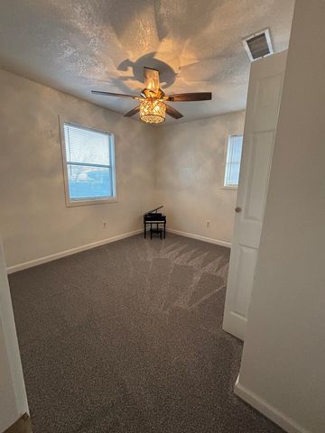 409 NE 6th St, Andrews, TX 79714