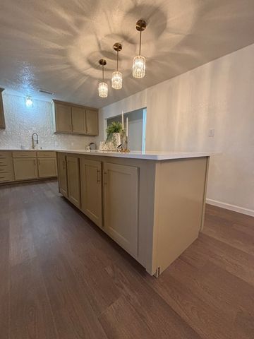 409 NE 6th St, Andrews, TX 79714