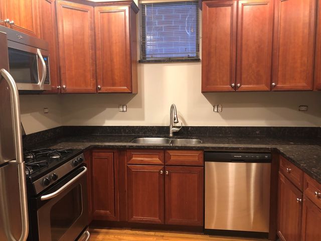 2215 W MONROE Street 1, Chicago, IL 60612